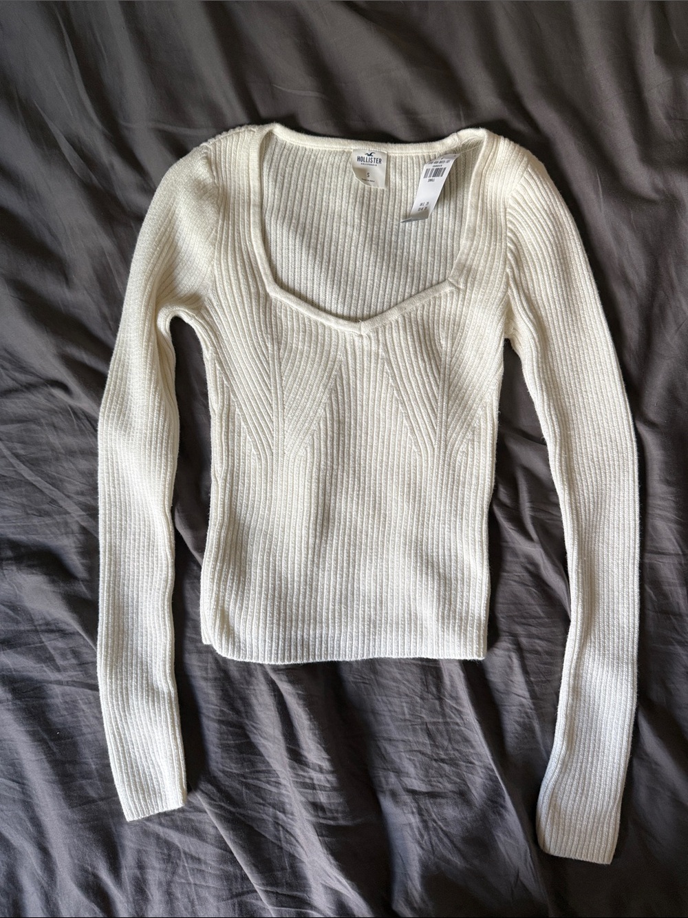 Hollister White Ribbed V-Neck Sweater
